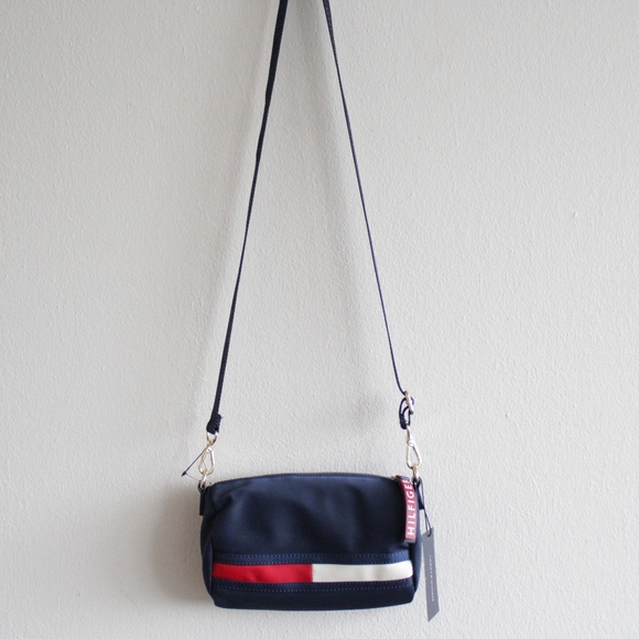 Tommy Hilfiger Handbags - Tommy Hilfiger Crossbody Bag